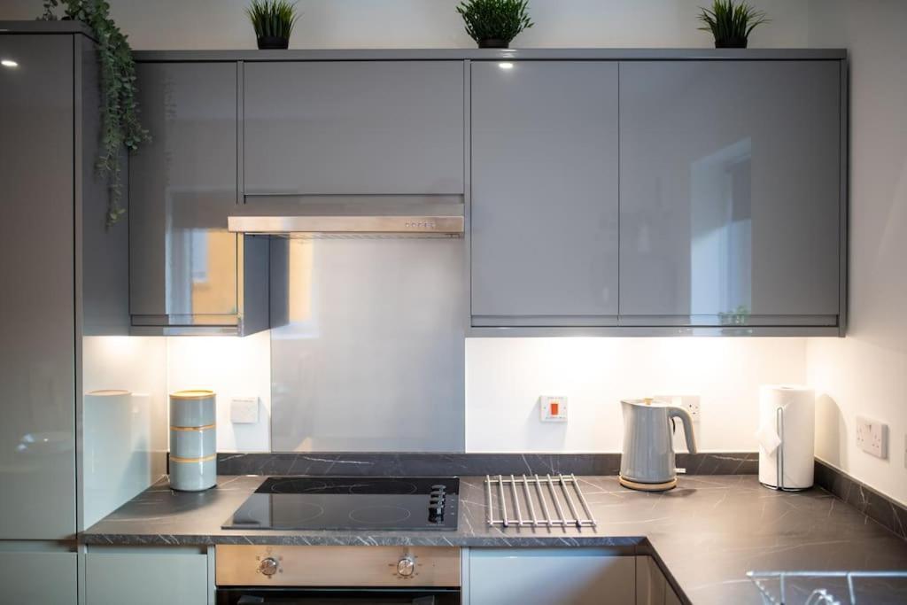 Modern City Centre Apartment In Inverness Eksteriør billede