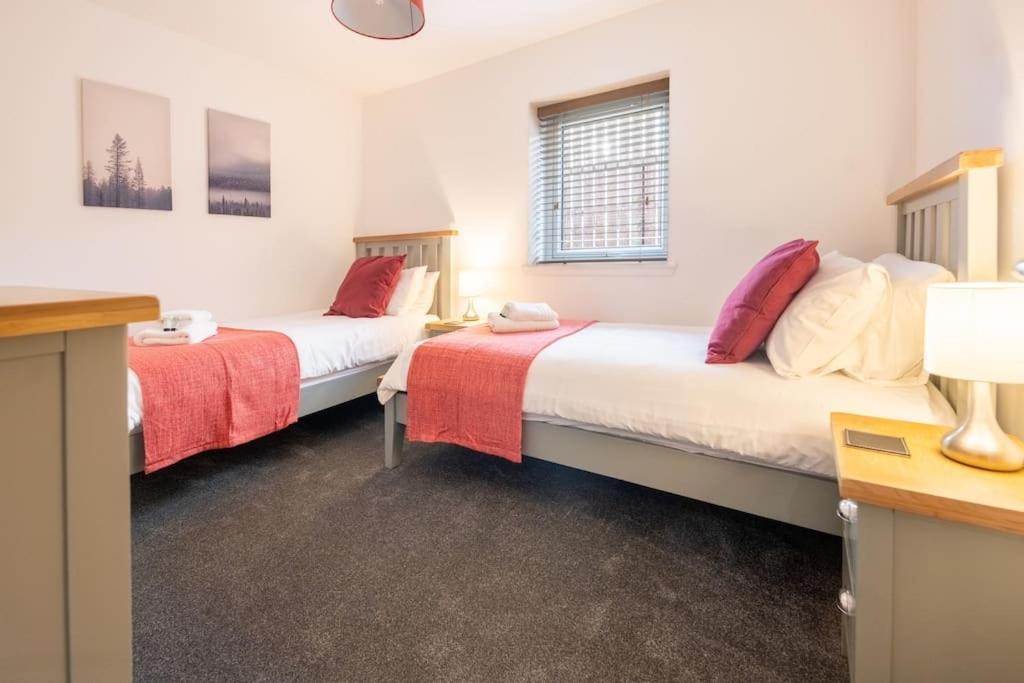Modern City Centre Apartment In Inverness Eksteriør billede