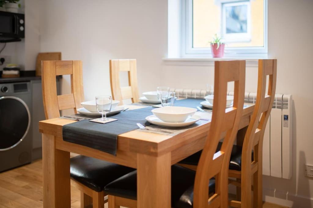 Modern City Centre Apartment In Inverness Eksteriør billede